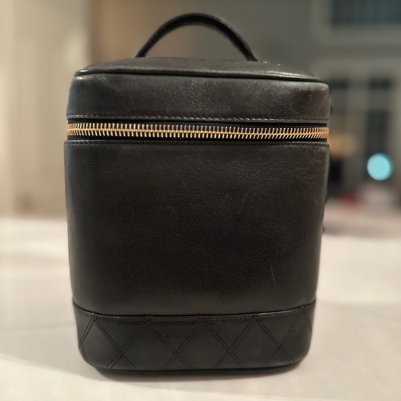 AUTH Black Chanel Leather Vanity Bag - Picture 3 of 9